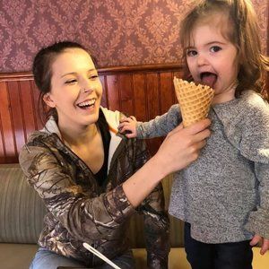 Meet your Posher, Nikole